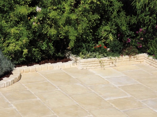 roc-de-france-pierre-reconsitutuee-dallage-carre-rectangle-domus-bordure-jardin_dallage_domus_et_bordures_pave_et_pierre_seche_ton_pierre_200250