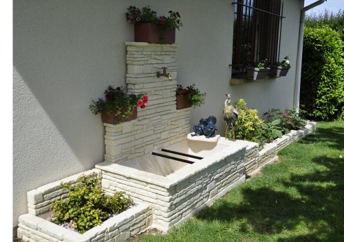 fontaine_palerme_realisee_avec_des_blocs_murets_en_pierre_reconstituee_livree_en_kit_fontaine_neptune_realisee_avec_des_blocs_murets_en_pierre_reconstituee_livree_en_kit_1_327077459