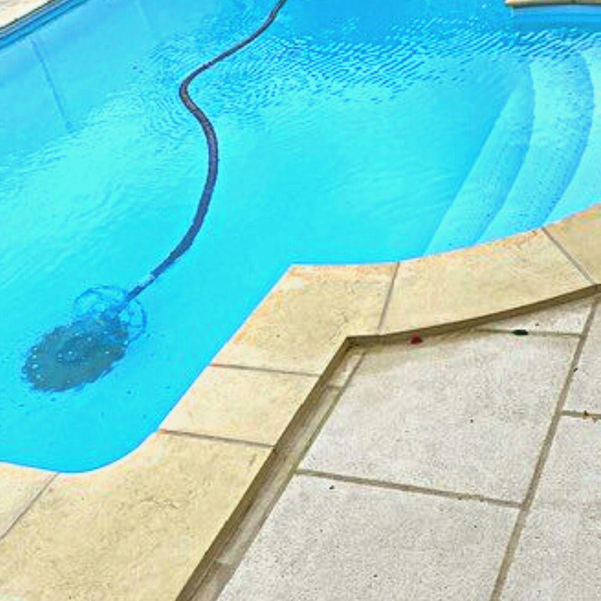 Les margelles de piscine d'angle : Rentrant ou Sortant ?